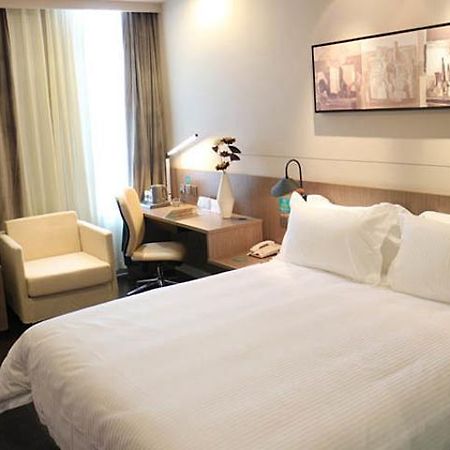 Jinjiang Inn Select Xining West Wusi Road New Hualian Square Bagian luar foto
