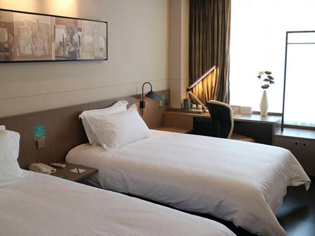 Jinjiang Inn Select Xining West Wusi Road New Hualian Square Bagian luar foto